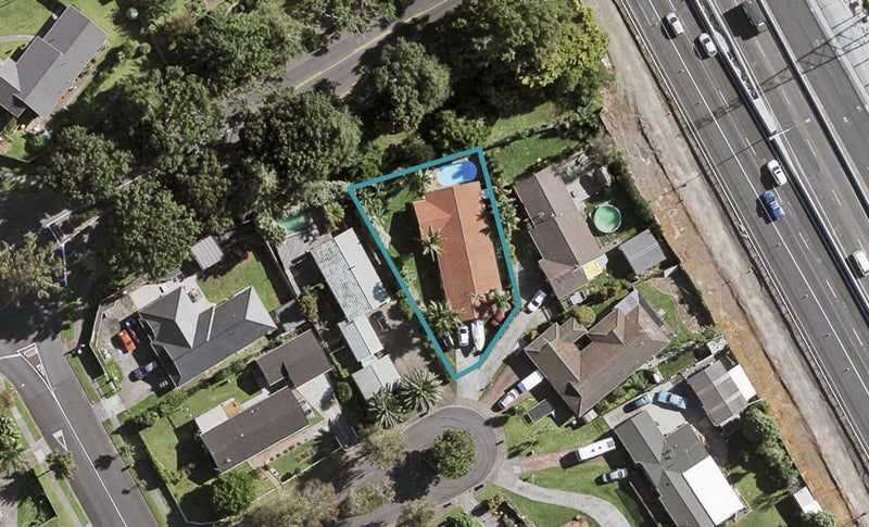 6 Kamulla Court, Conifer Grove, Takanini - Carousel 1