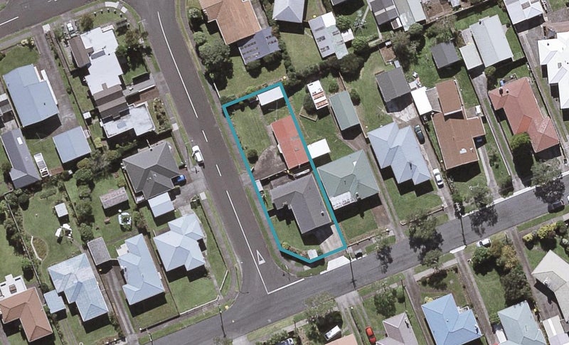 19 Turakina Street, Merrilands, New Plymouth - Carousel 1