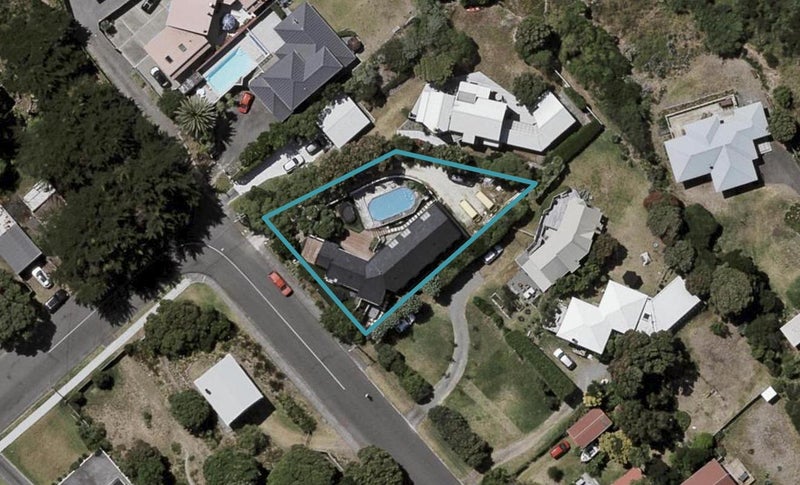 9 Heperi Street, Waikanae Beach, Waikanae - Carousel 1