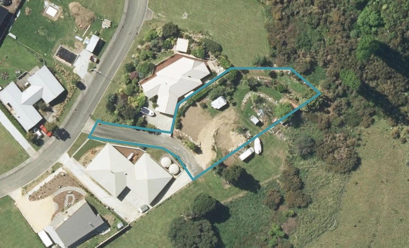 10 Pohutukawa Place, Pohara - Carousel 1