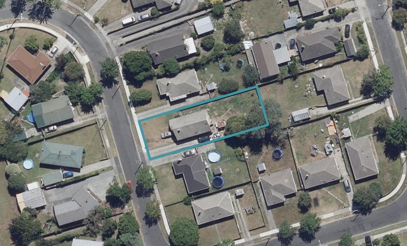 63 Marshall Street, Fairfield, Hamilton - Carousel 1