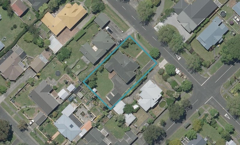 13 Parkes Avenue, Saint Johns Hill, Whanganui - Carousel 1