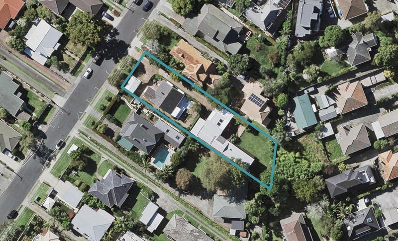 1/12 Eversleigh Road, Belmont, Auckland - Carousel 1