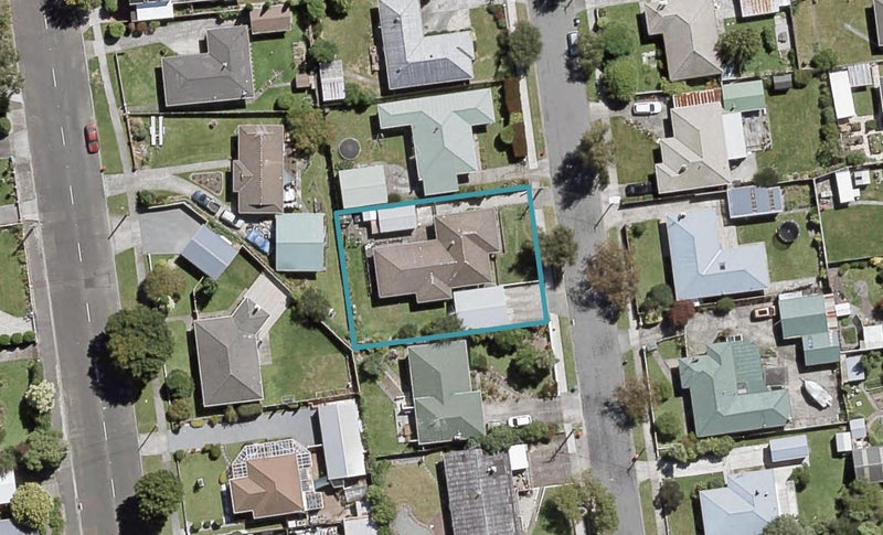 11 Charles Street, Clouston Park, Upper Hutt - Carousel 1