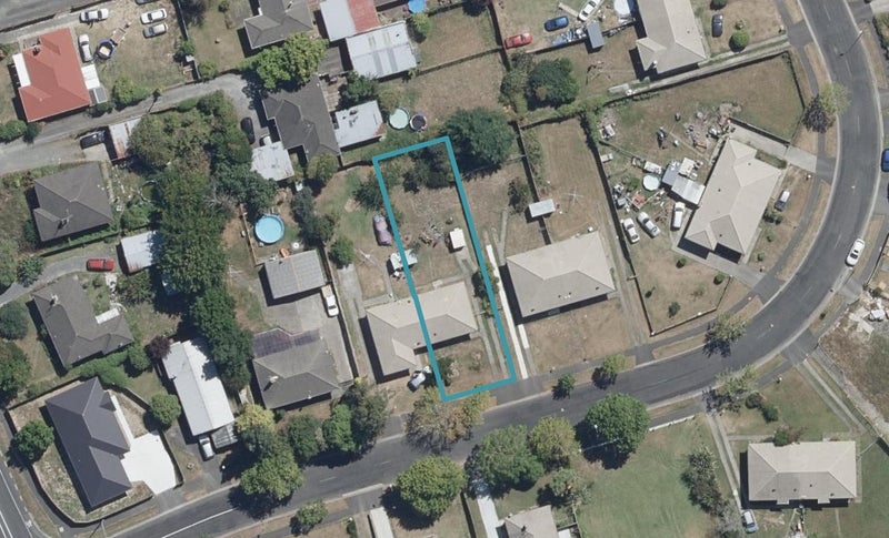 11 Sare Crescent, Fairfield, Hamilton - Carousel 1