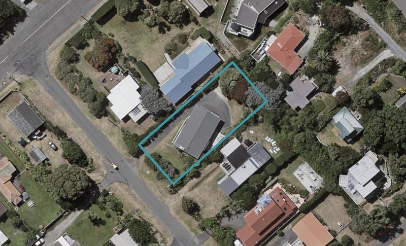 3 Taiata Street, Waikanae Beach, Waikanae - Carousel 1