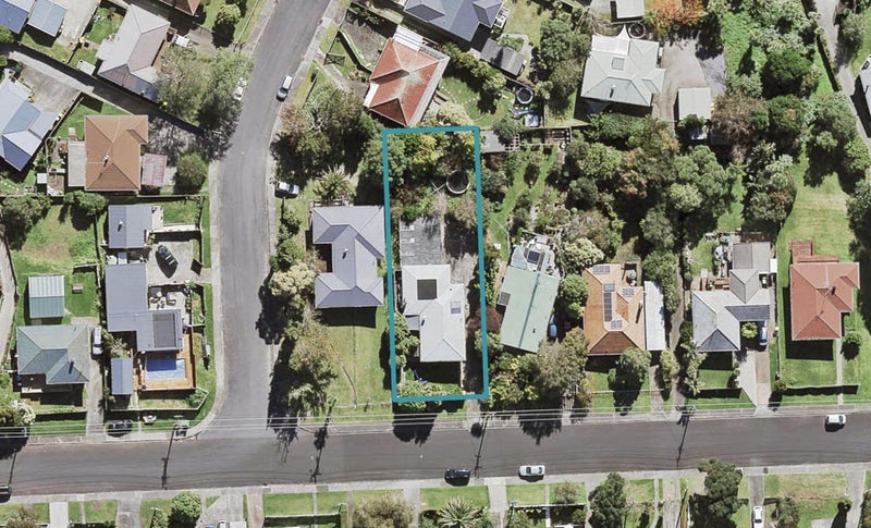 18 Fordham Street, Beach Haven, Auckland - Carousel 1