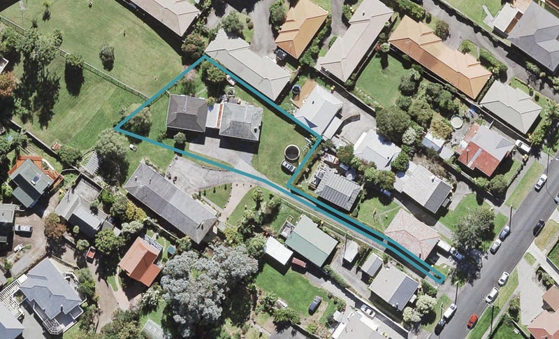 2/55 Fruitvale Road, New Lynn, Auckland - Carousel 1