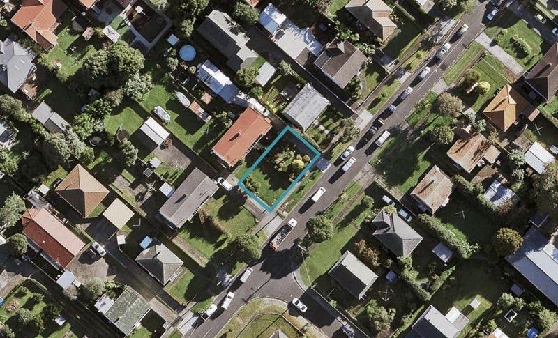 17A Range View Road, Mount Albert, Auckland - Carousel 1