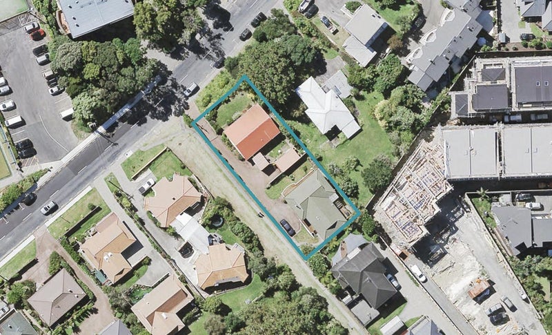 2/8 Ramsgate Terrace, Mairangi Bay, Auckland - Carousel 1