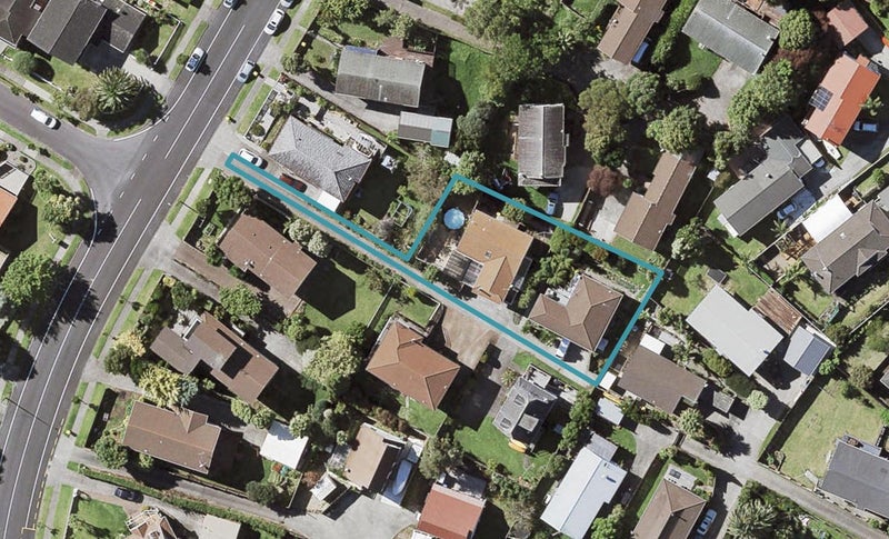 2/114 Bradbury Road, Botany Downs, Auckland - Carousel 1