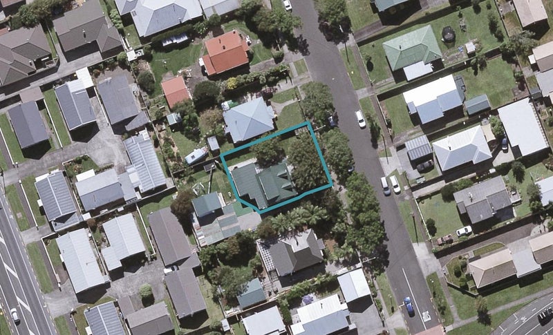 10 Arawa Street, Welbourn, New Plymouth - Carousel 1