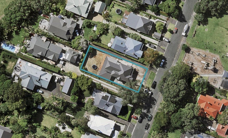 19 Glen Road, Stanley Point, Auckland - Carousel 1