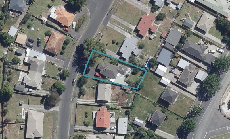 9 Pinfold Avenue, Hamilton East, Hamilton - Carousel 1