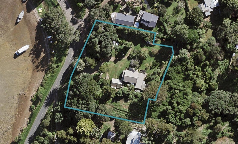 90 Wharf Road, Ostend, Waiheke Island - Carousel 1