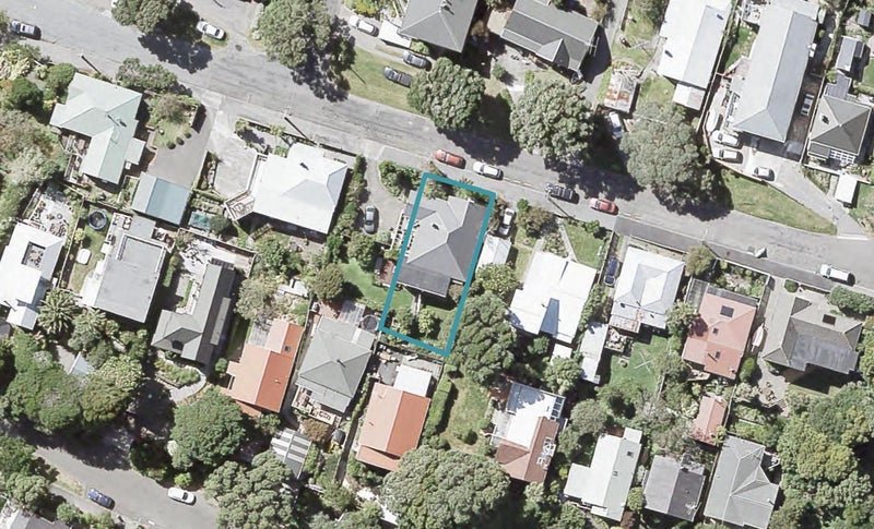 16 Totara Bay Street, RONA BAY, EASTBOURNE - Carousel 1