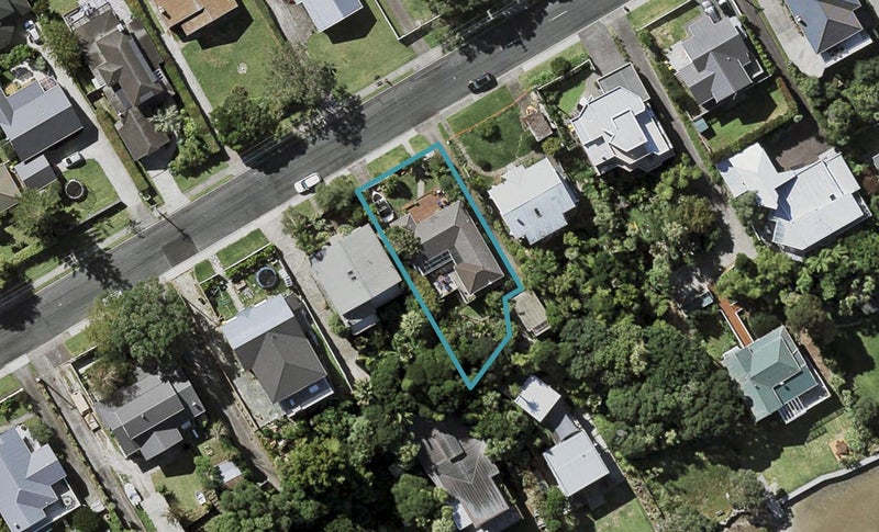 91 Norwood Road, Bayswater, Auckland - Carousel 1
