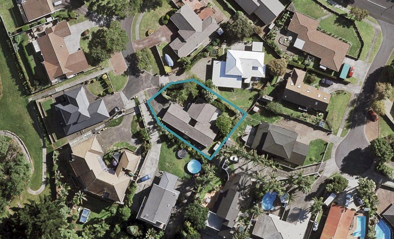 8 Elana Court, Conifer Grove, Takanini - Carousel 1