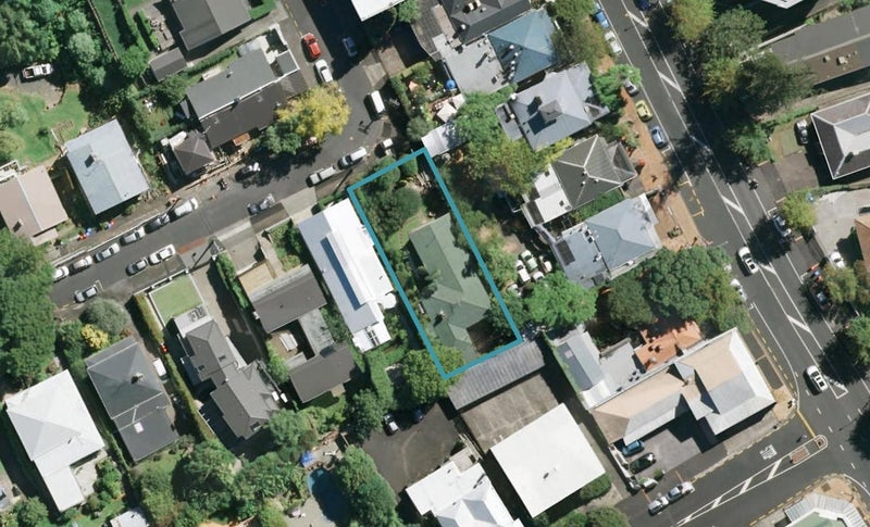 2/2 Aorere Street, Parnell, Auckland - Carousel 1