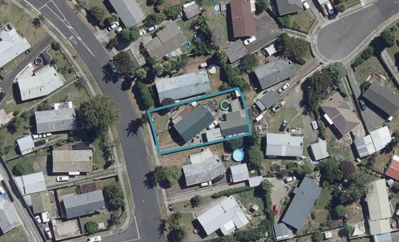 22 Rhonda Avenue, Deanwell, Hamilton - Carousel 1