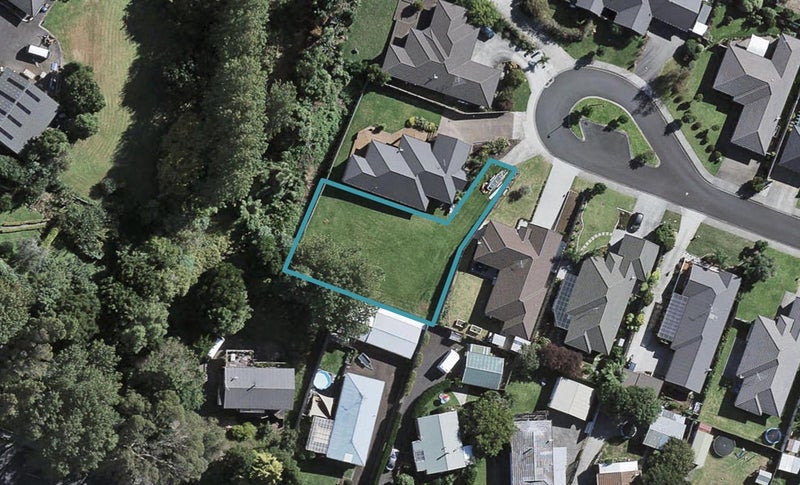 12 Logan Place, Waiuku, Waiuku - Carousel 1