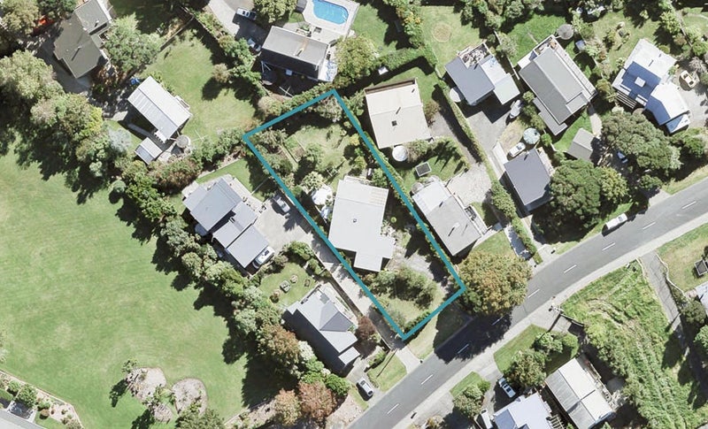 33 Scott Road, Stanmore Bay, Whangaparaoa - Carousel 1