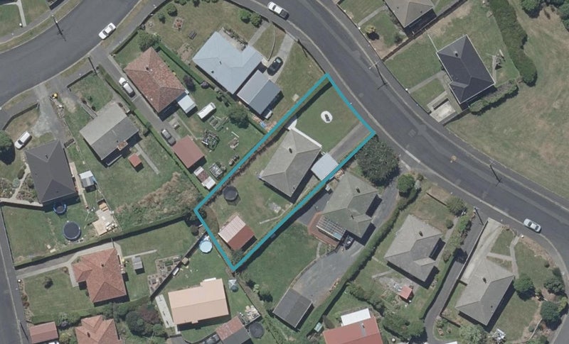 4 Mooltan Street, Halfway Bush, Dunedin - Carousel 1