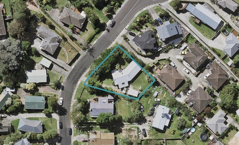 25 Lyford Crescent, Sunnynook, Auckland - Carousel 1
