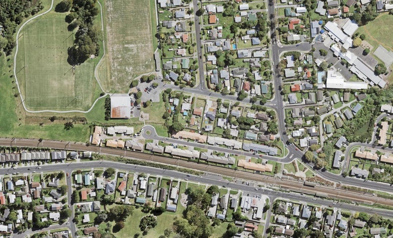 11/8 Robertson Road, Ranui, Auckland - Carousel 1