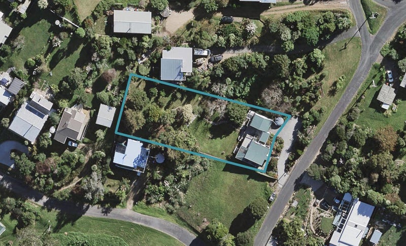 3 Park Road, Surfdale, Waiheke Island - Carousel 1