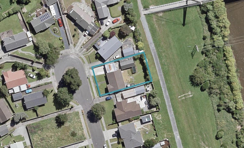 32 Delaware Grove, Totara Park, Upper Hutt - Carousel 1