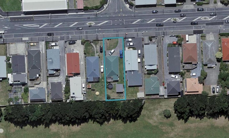 402 Broadway, Miramar, Wellington - Carousel 1