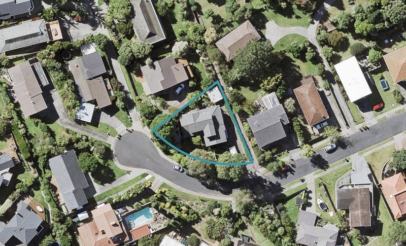 43 Wyoming Avenue, Murrays Bay, Auckland - Carousel 1