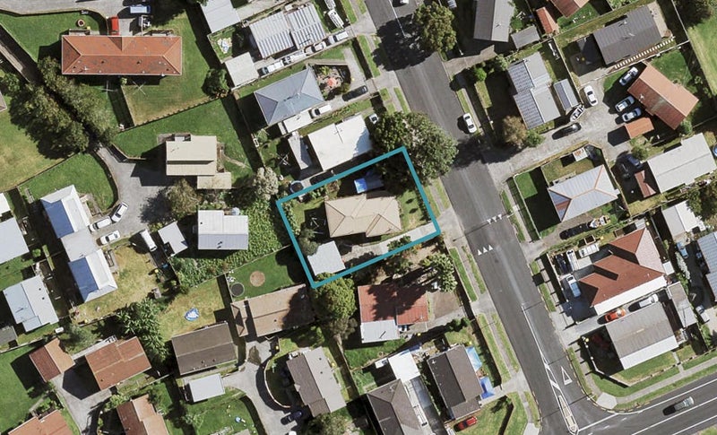6 Barneys Farm Road, Clendon Park, Auckland - Carousel 1