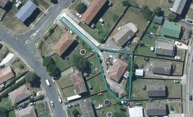 6 Westmeath Street, Waitangirua, Porirua - Carousel 1