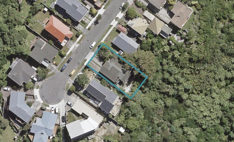 9 Chestnut Grove, Maungaraki, Lower Hutt - Carousel 1