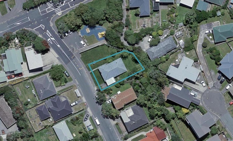106 Kenmore Street, Newlands, Wellington - Carousel 1