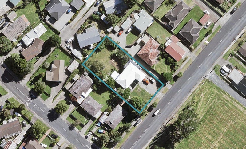 137 Bruce McLaren Road, Henderson, Auckland - Carousel 1