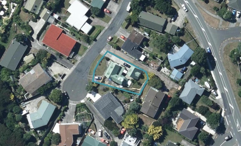 7 Mervyn Place, Plimmerton, Porirua - Carousel 1