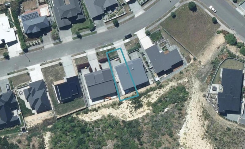 5A Pacific View, Whitby, Porirua - Carousel 1