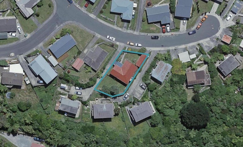 20 Cheltenham Terrace, Newlands, Wellington - Carousel 1