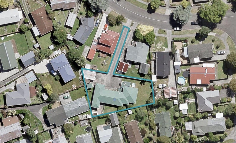 26 Pasadena Crescent, Totara Park, Upper Hutt - Carousel 1