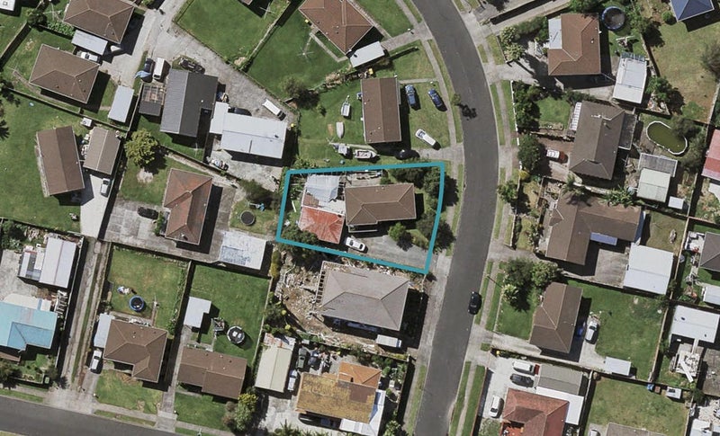 35 Dillon Crescent, Clover Park, Auckland - Carousel 1