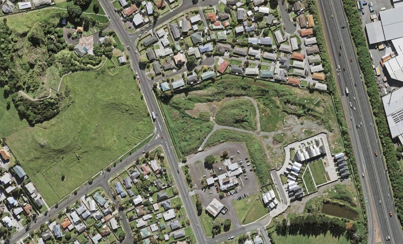 14 Huri Street, Mangere Bridge, Auckland - Carousel 1