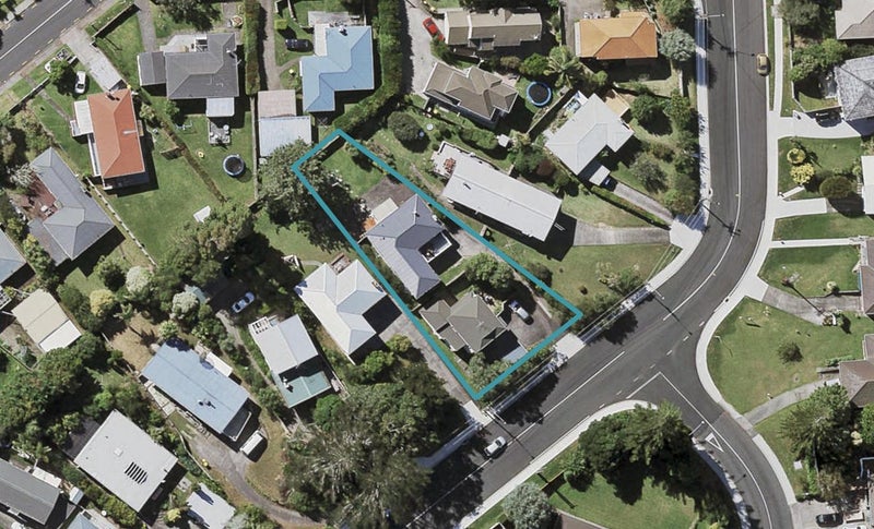 2/64 Sunnynook Road, Sunnynook, Auckland - Carousel 1