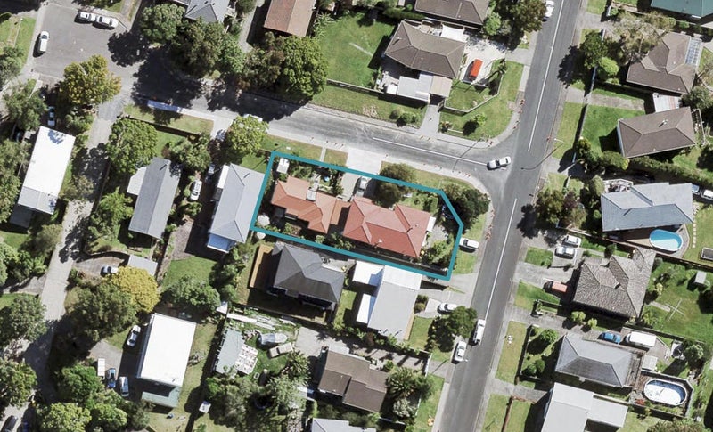 2 Seakens Way, Glen Eden, Auckland - Carousel 1