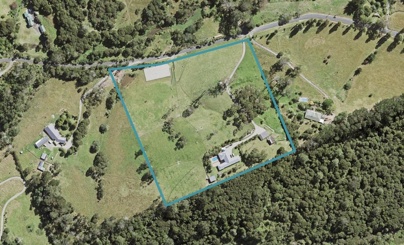 2 Seibel Road, Henderson Valley, Auckland - Carousel 1