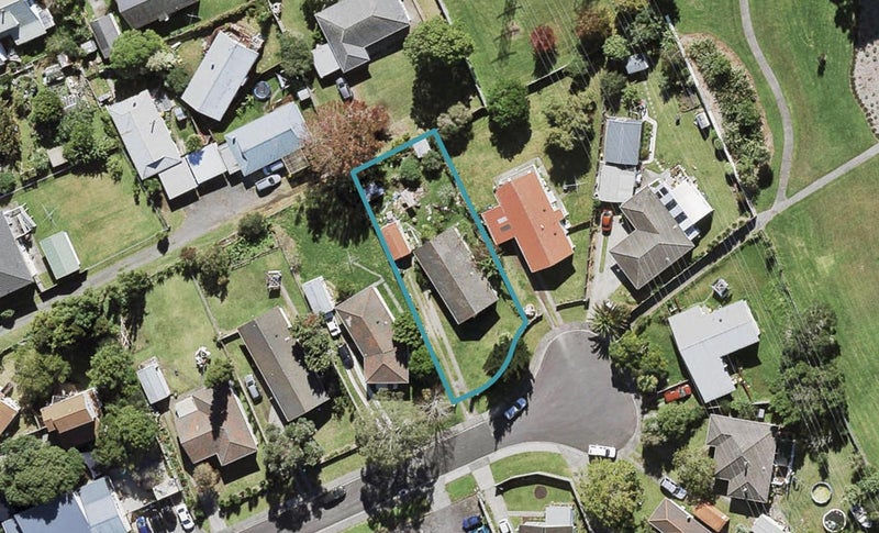 10A Cole Place, Te Atatu South, Auckland - Carousel 1