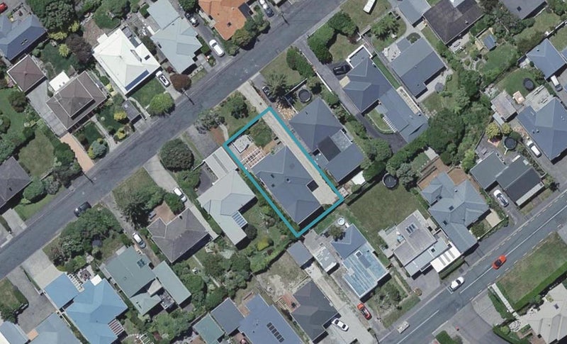 16 Raumati Terrace, Khandallah, Wellington - Carousel 1