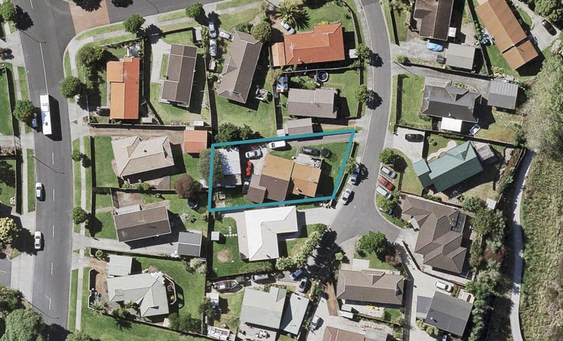 3 Midvale Place, Burswood, Auckland - Carousel 1